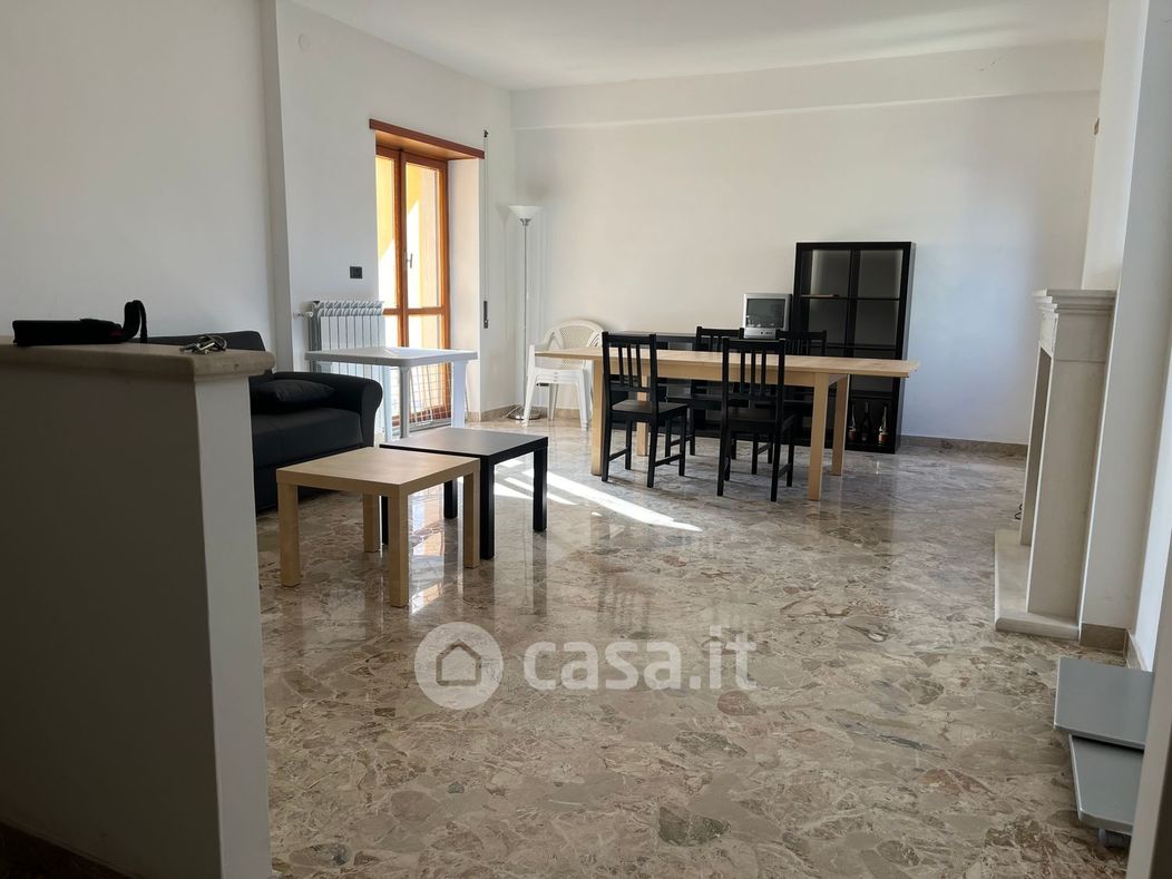 Appartamento in Affitto in Via Caprini a L'Aquila