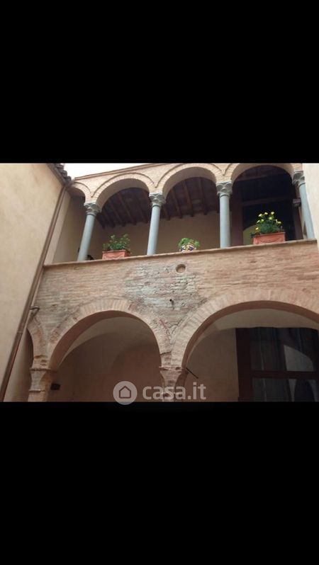 Palazzo in Vendita in Via emilia santo stefano a Reggio Emilia