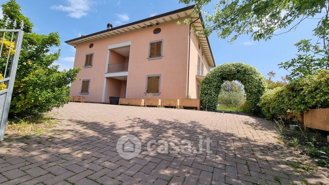 Villa in Vendita in Via Paolo Ceccarelli 42 a Perugia