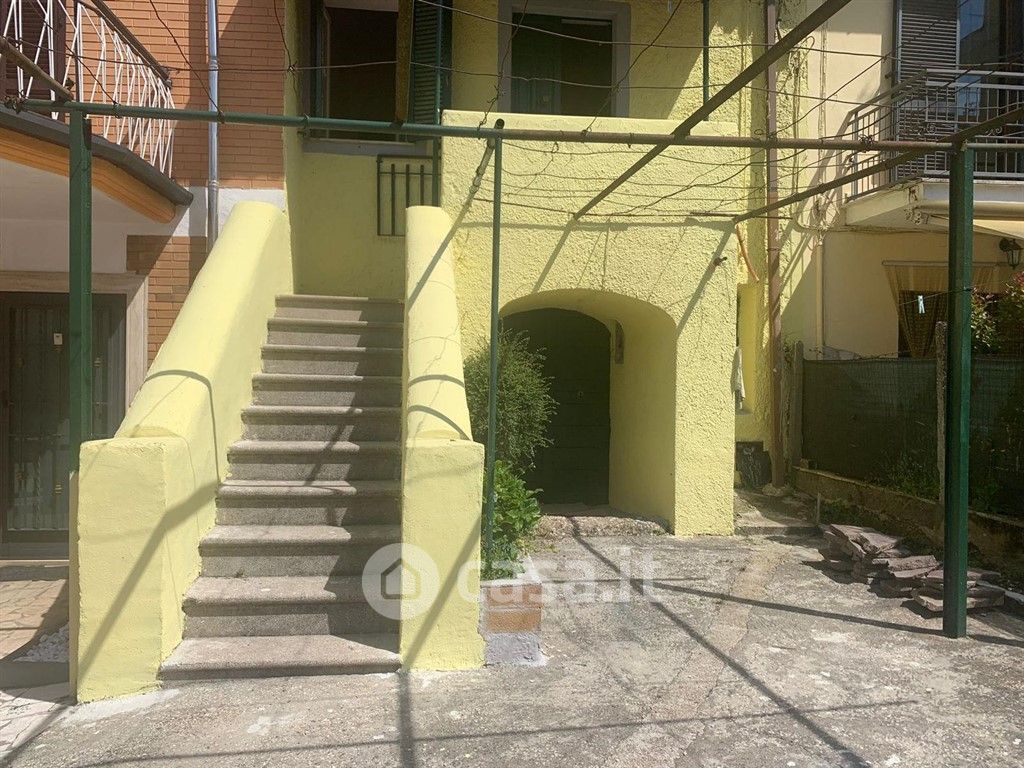 Casa Bi/Trifamiliare in Vendita in Via Giulianello a Artena