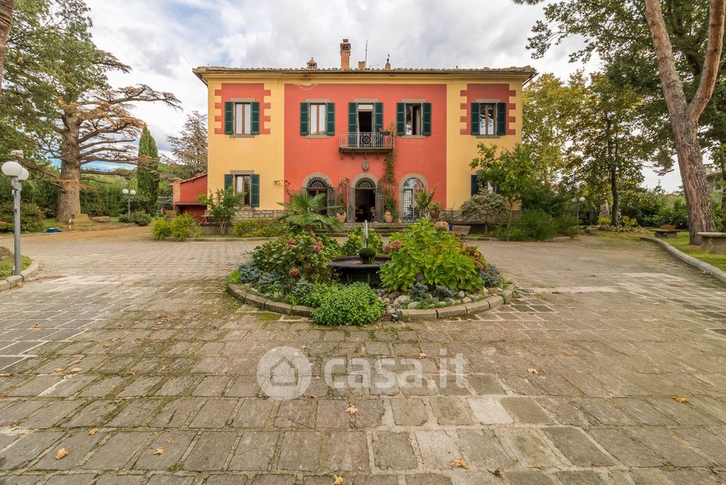 Villa in Vendita in Strada della Palanzana a Viterbo
