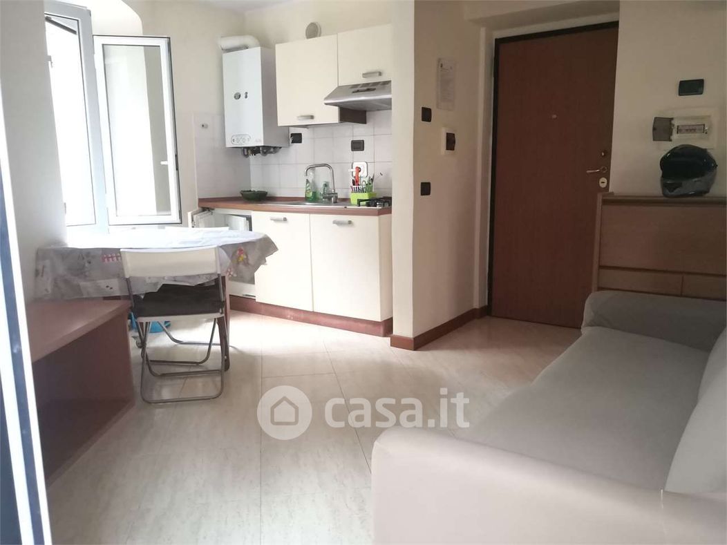Appartamento in Vendita in Via Adamo Centurione a Genova