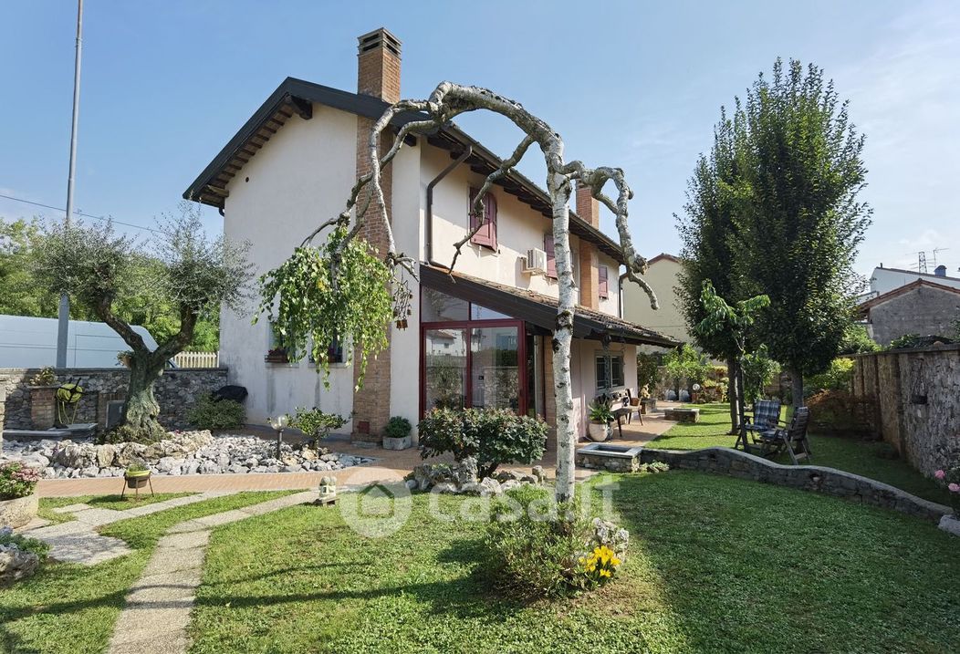 Casa indipendente in Vendita in Via Lumignacco a Udine