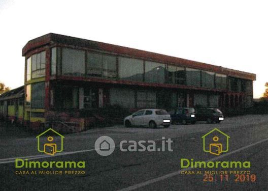 Negozio/Locale commerciale in Vendita in Via Provinciale Vicarese 89 a Calcinaia