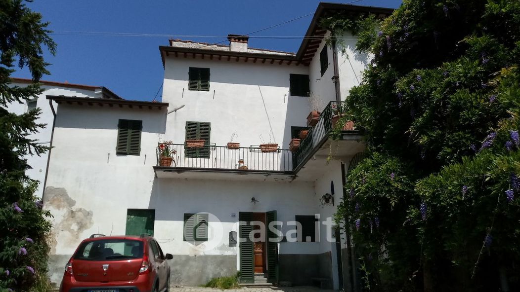 Casa Bi/Trifamiliare in Vendita in Via di Matraia a Lucca