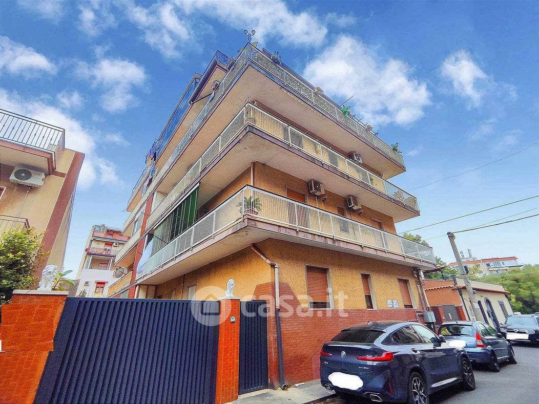 Appartamento in Vendita in Via Edmondo de Amicis a Catania
