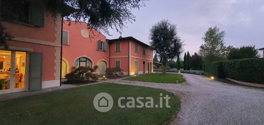 Villa in Vendita in Via Francesco de Sanctis a Reggio Emilia