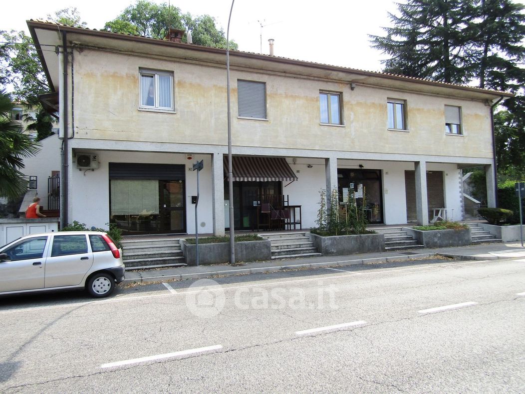 Stabile / Palazzo in Affitto in a Gorizia