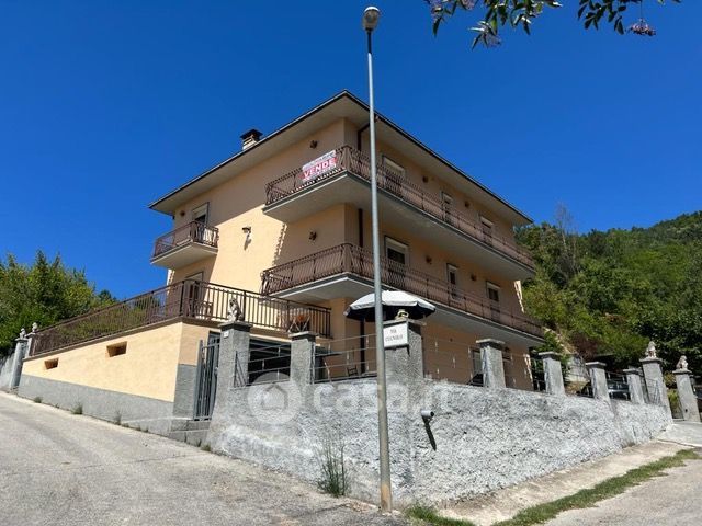 Casa indipendente in Vendita in Via CUGNOLO a L'Aquila