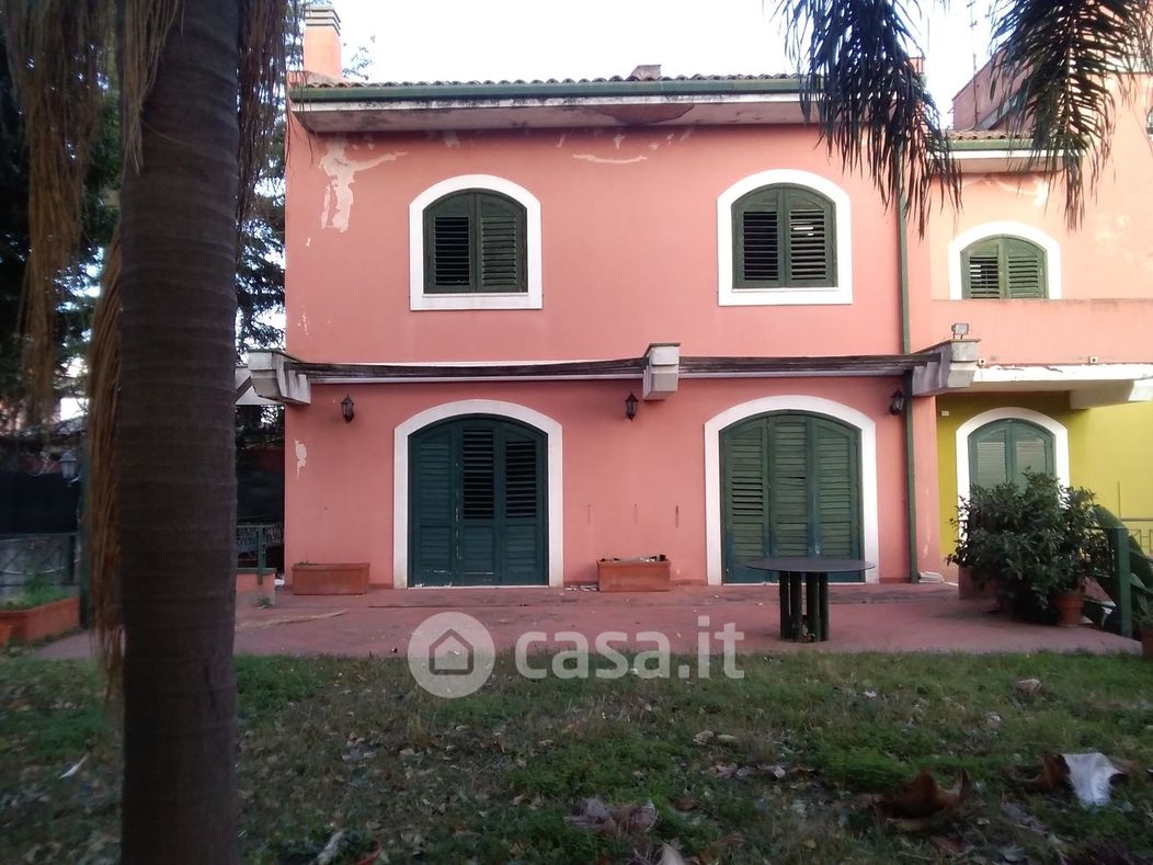 Villa in Vendita in Via Provinciale Per Santa Maria Ammalati a Acireale