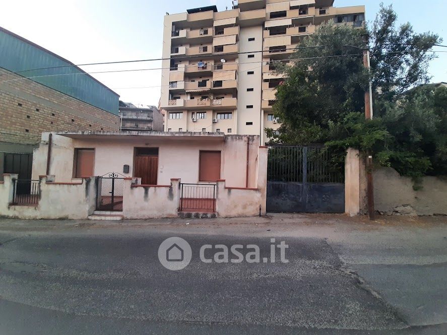 Casa indipendente in Vendita in Spirito Santo 321 a Reggio Calabria