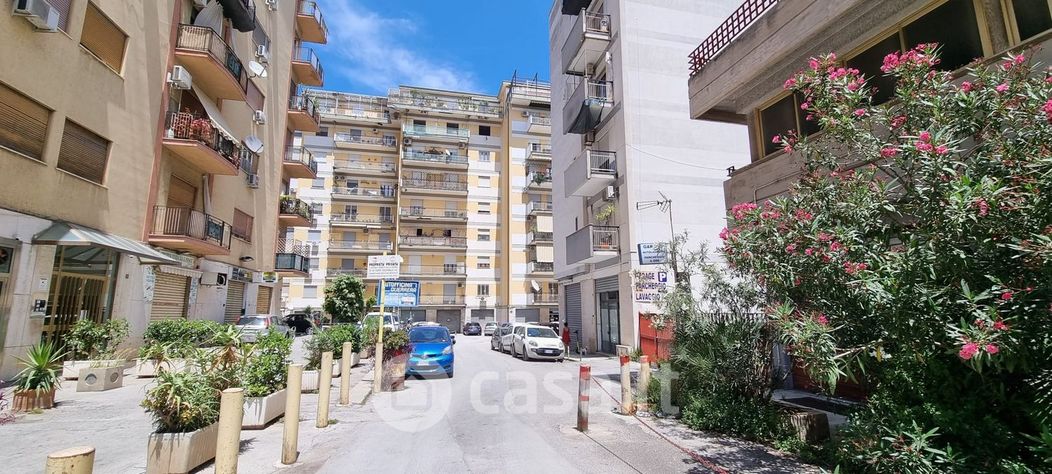 Appartamento in Vendita in Via Filippo Zuccarello 19 a Palermo