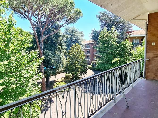 Appartamento in Vendita in Via Salvatore Scoca a Roma