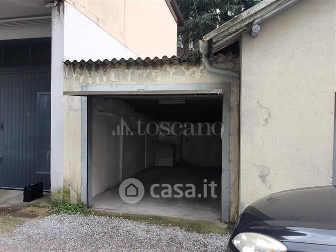 Garage/Posto auto in Vendita in Via Milano a Cantù