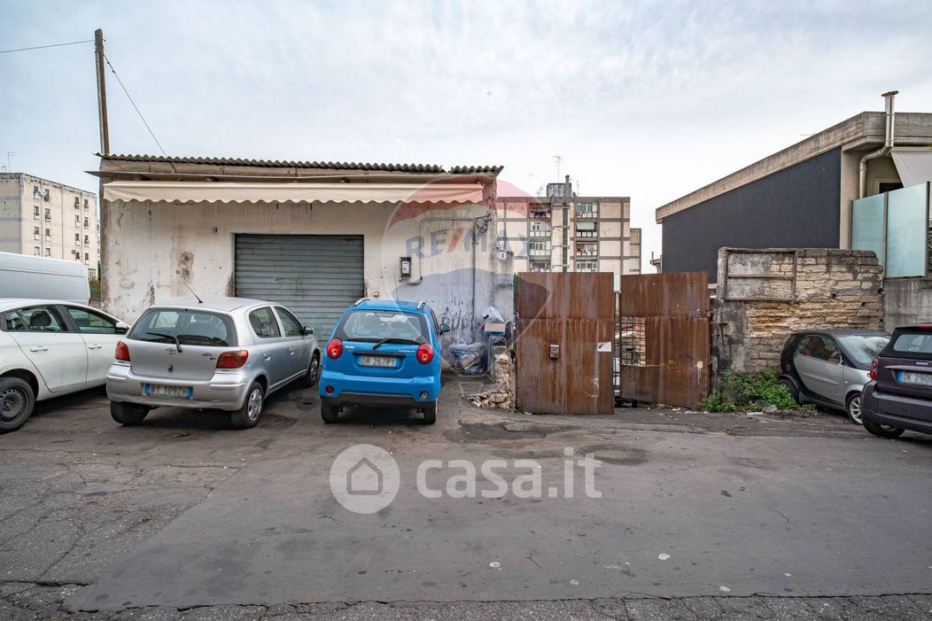 Negozio/Locale commerciale in Vendita in Via Fratelli Bandiera 10 a Catania