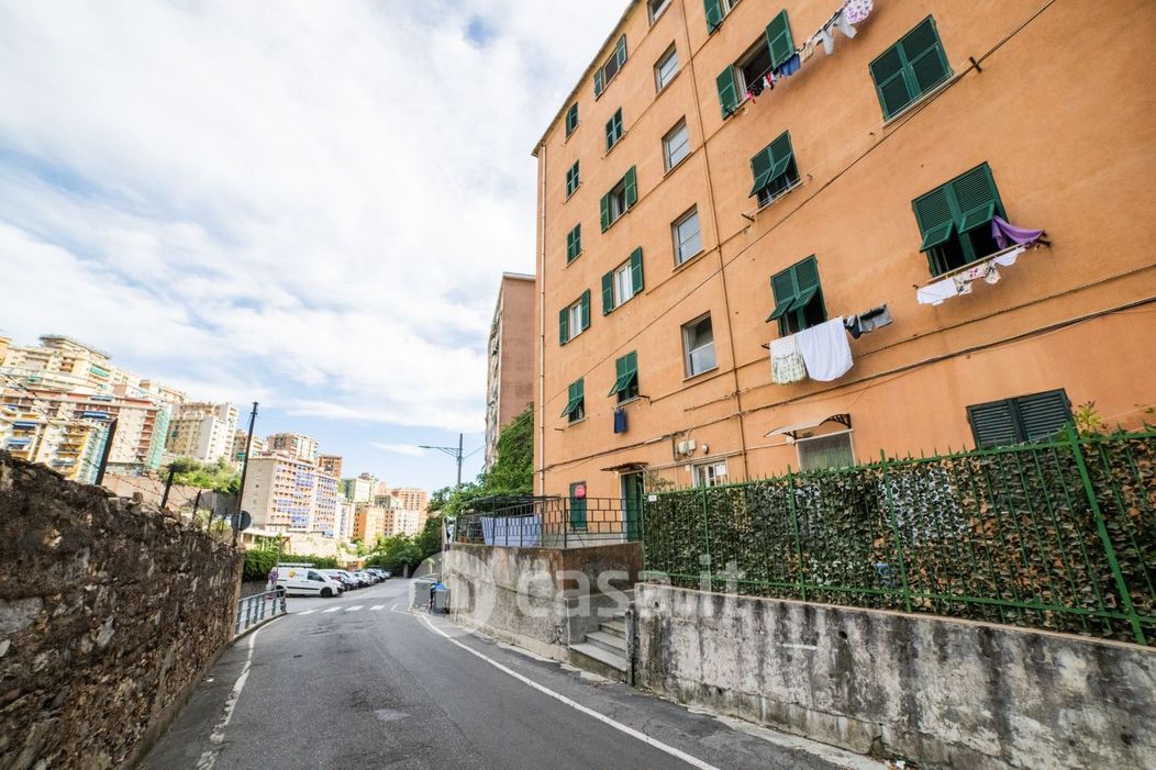 Appartamento in Vendita in Via del Lagaccio 42 a Genova