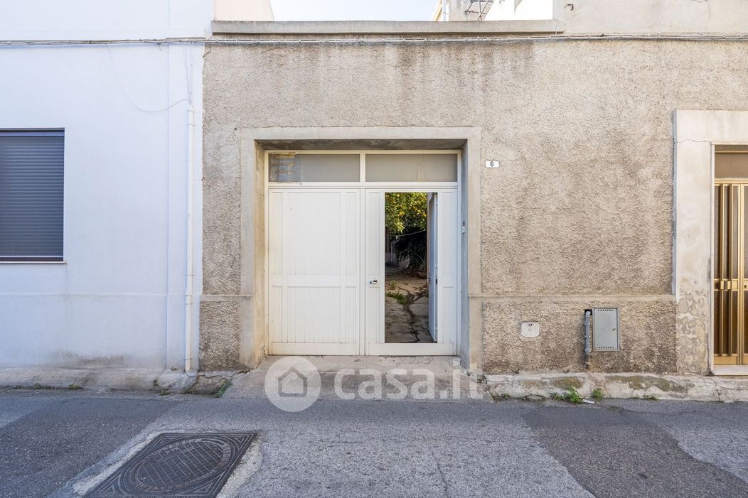 Casa indipendente in Vendita in Via Conte Biancamano 6 a Cagliari
