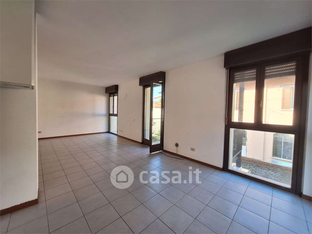 Appartamento in Vendita in Via Como 10 a Lomazzo