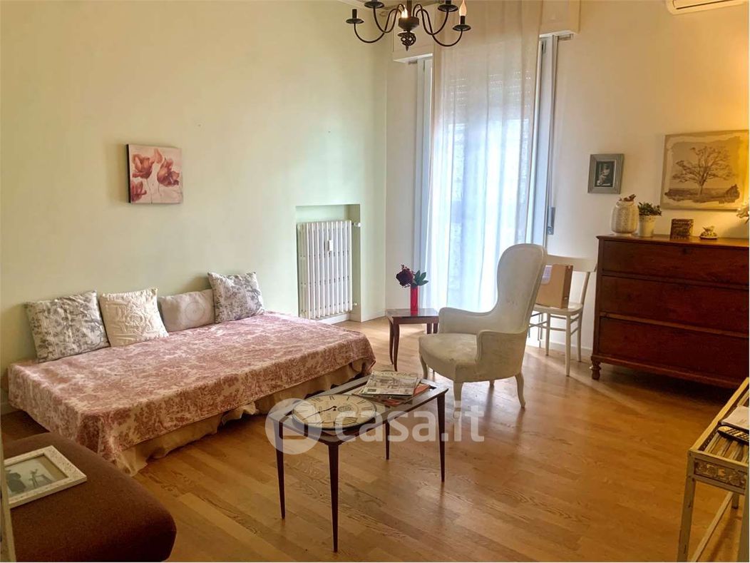 Appartamento in Vendita in Via Alessandro Volta a Modena