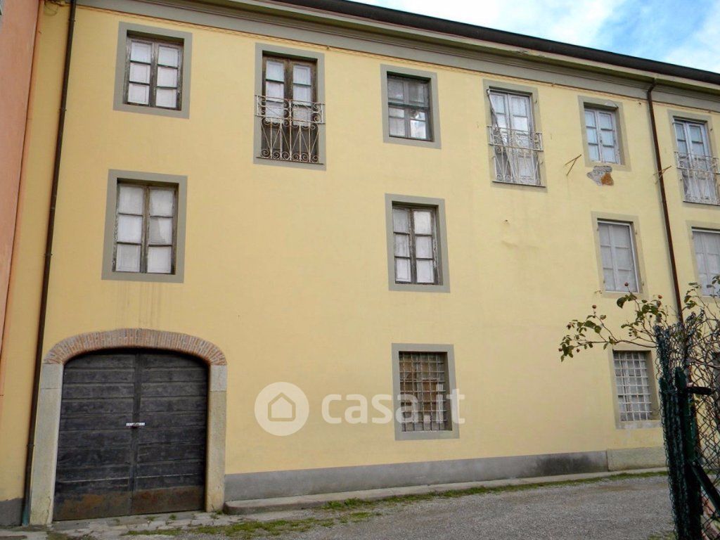 Rustico/Casale in Vendita in Via del Castello 287 -275 a Lucca
