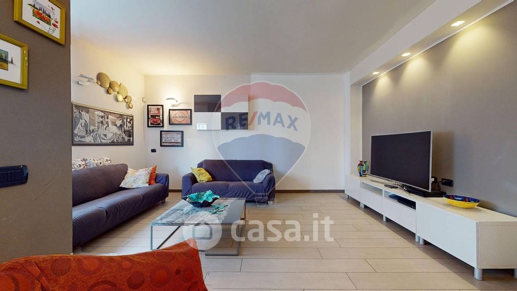 Appartamento in Vendita in Via Giambellino 86 a Milano