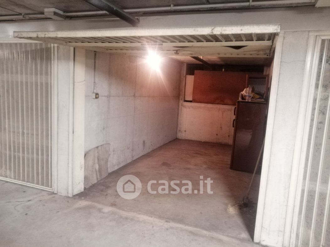Garage/Posto auto in Affitto in Via Sergio Tofano 4 a Milano