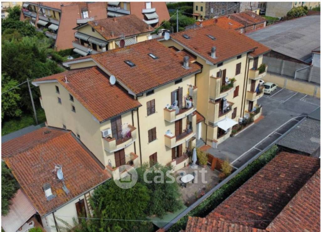 Appartamento in Vendita in Via degli Alpini 150 a Lucca