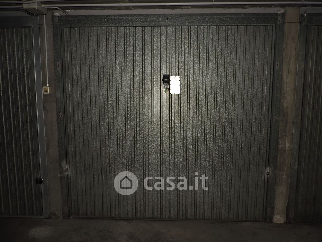 Garage/Posto auto in Vendita in Via Antonio Orsolino 6-8-10 rosso 19 a Genova
