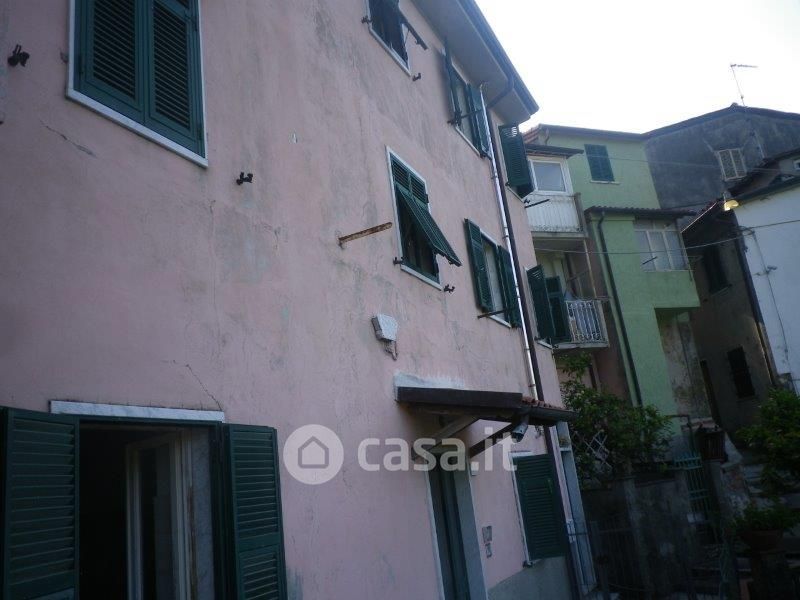 Appartamento in Vendita in Via Sorgnano a Carrara
