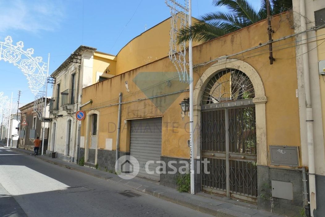 Casa indipendente in Vendita in Via Umberto 50 a San Gregorio di Catania