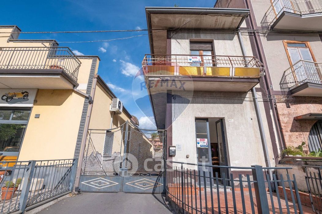 Casa indipendente in Vendita in Via Vittorio Emanuele 41 a Santa Maria di Licodia