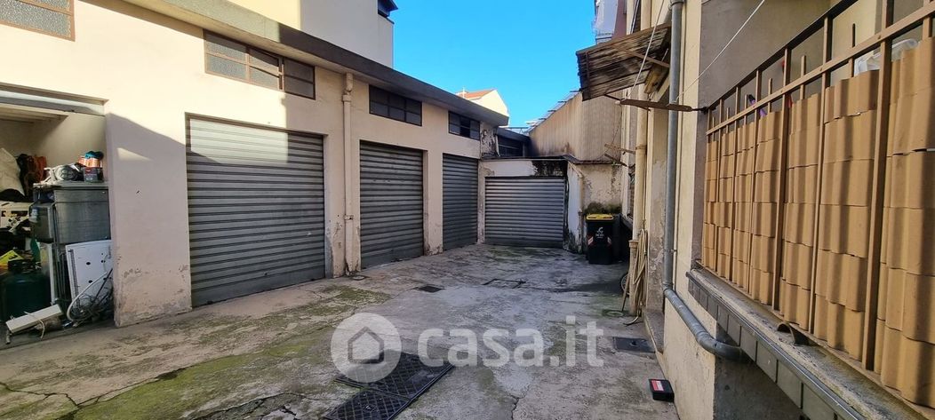 Garage/Posto auto in Vendita in Via Francesco Baracca 14 a Torino