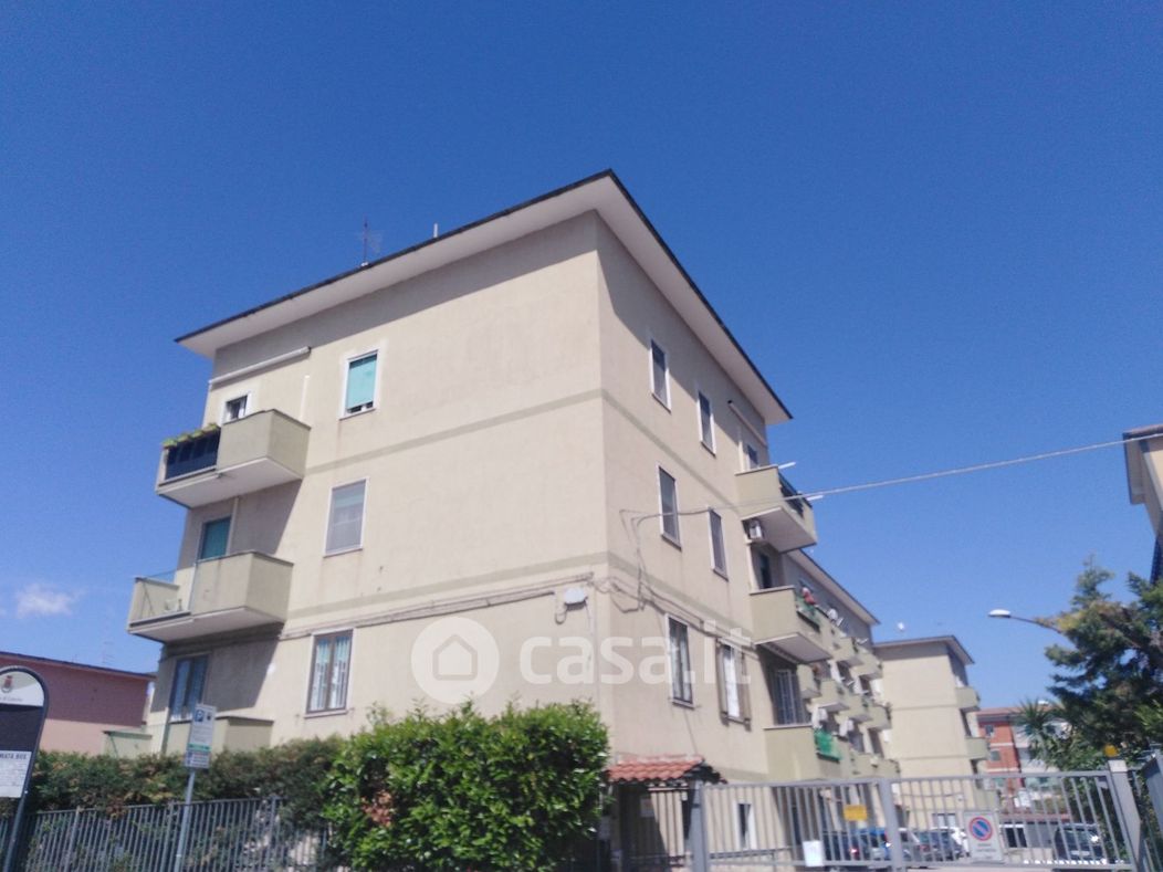 Appartamento in Vendita in Via Gennaro Tescione 102 a Caserta