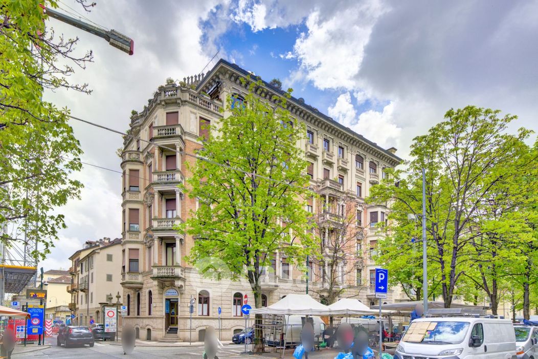 Appartamento in Vendita in Corso Palestro 7 a Torino