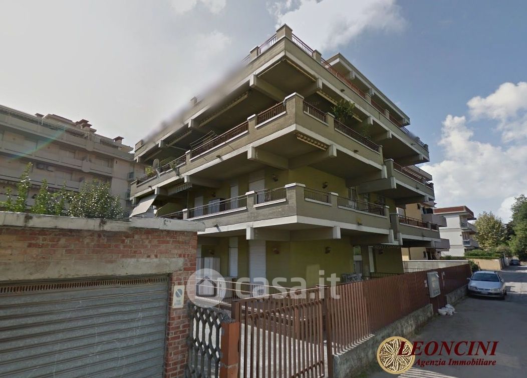 Appartamento in Vendita in Via Lunense 28 a Carrara