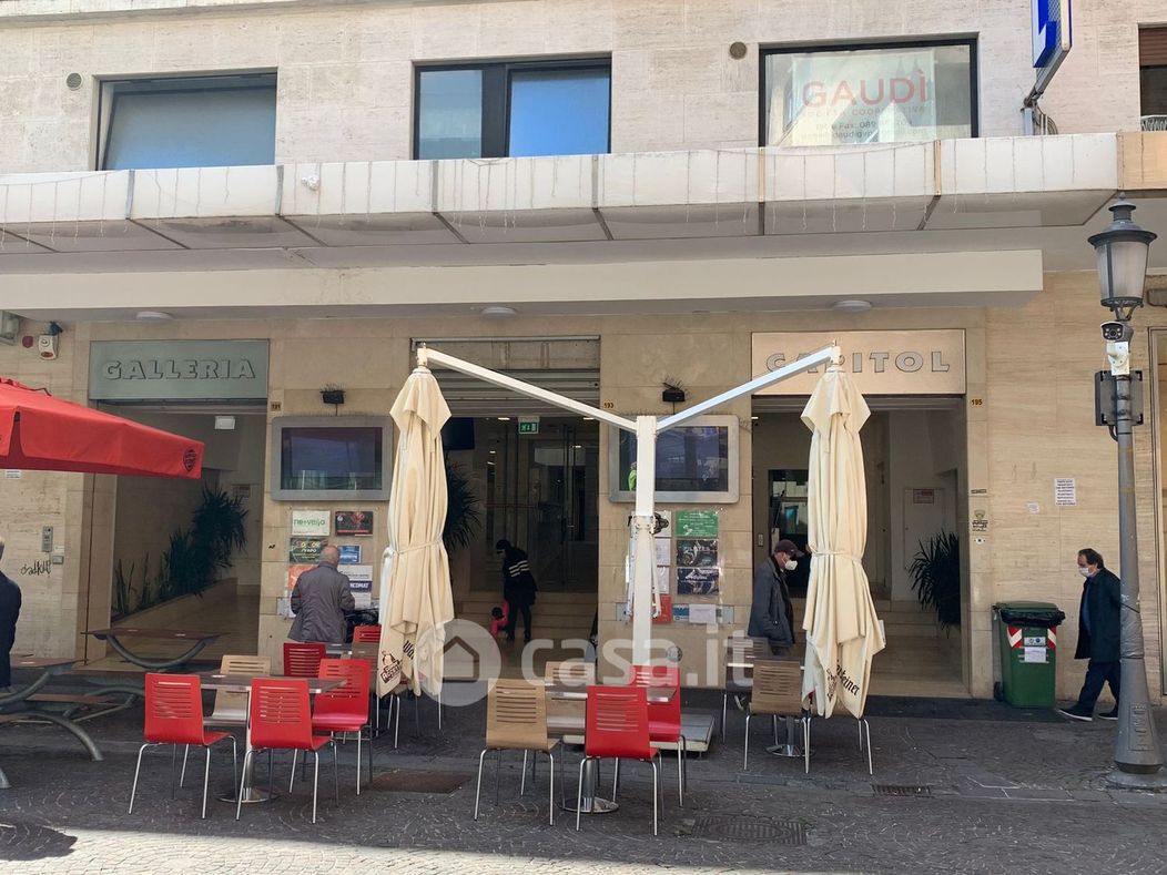 Negozio/Locale commerciale in Vendita in Corso Vittorio Emanuele 193 a Salerno