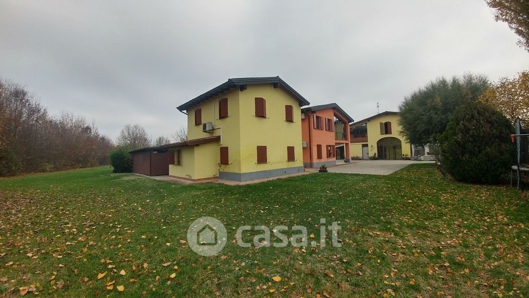 Casa indipendente in Vendita in Via di Villanova 470 a Modena
