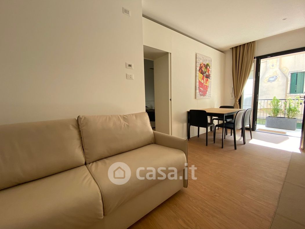Appartamento in Affitto in Via Canova a Treviso