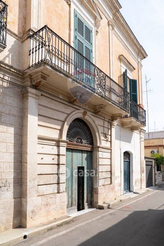 Casa indipendente in Vendita in Via Roma 13 a Bari