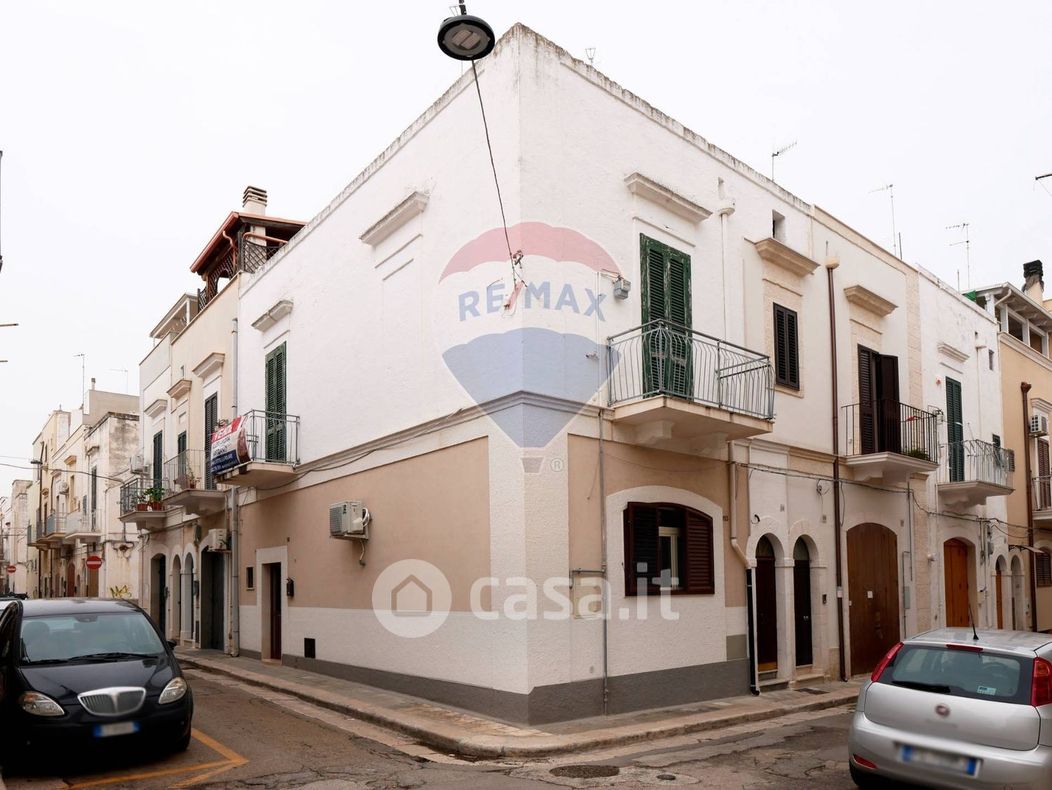 Casa indipendente in Vendita in Via Cesare Beccaria 111 a Mola di Bari