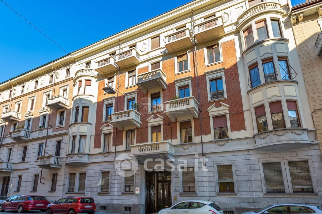 Appartamento in Vendita in Via Amedeo Peyron 36 a Torino