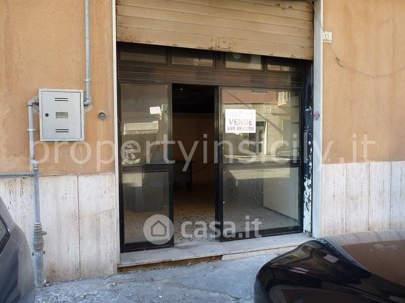 Garage/Posto auto in Vendita in Via Rosolini 15 a Siracusa