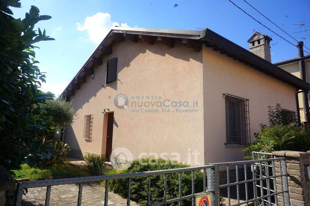 Villa in Vendita in Via Dell'Olmo 6 a Ravenna