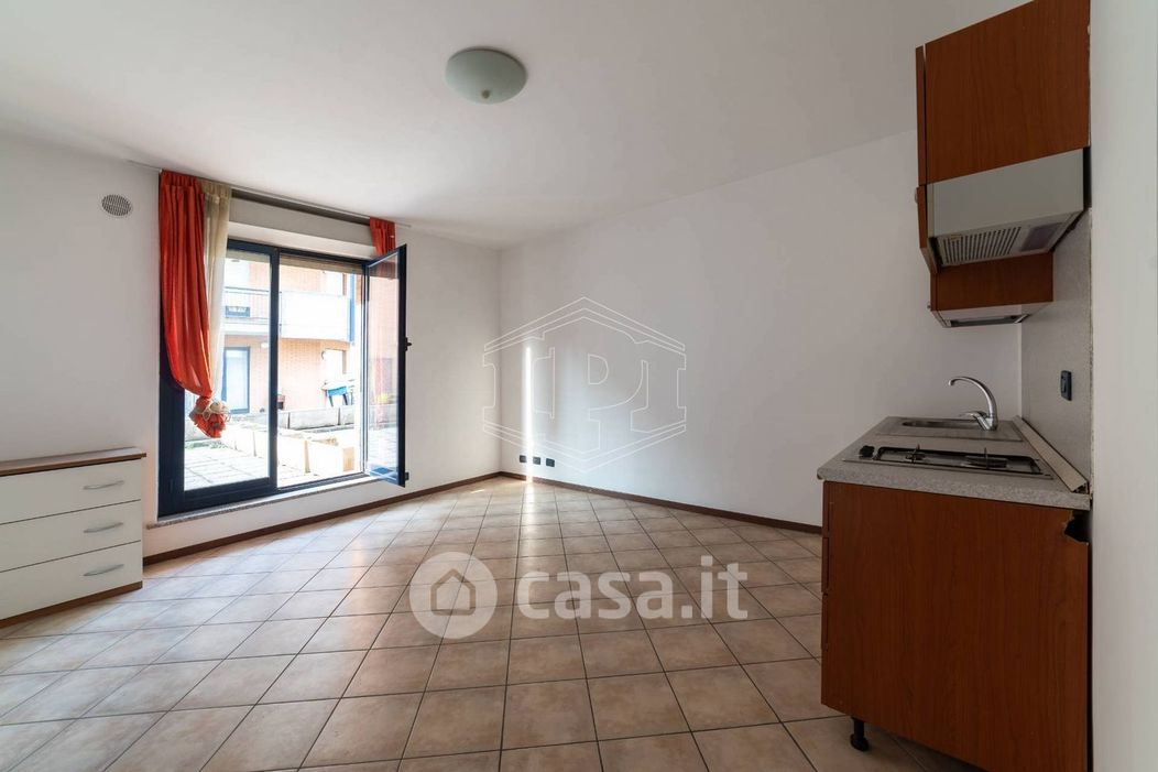 Appartamento in Vendita in Via Cesana 11 a Torino