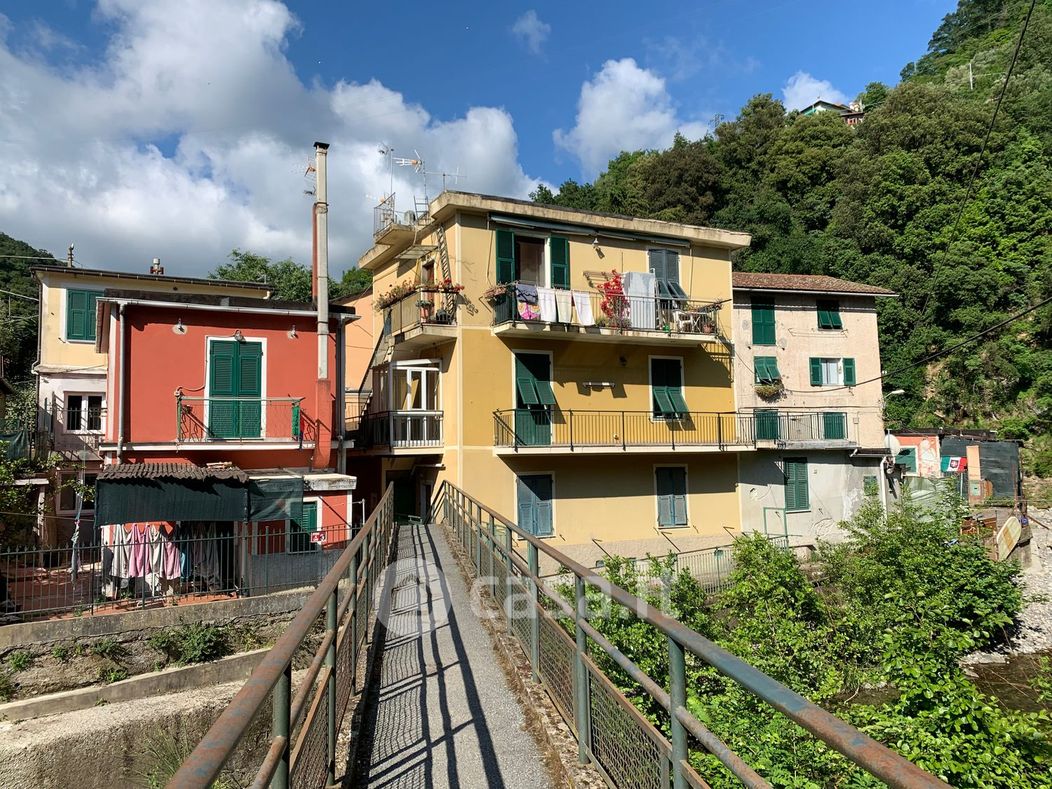 Appartamento in Vendita in Salita Enrico Lagorio a Genova