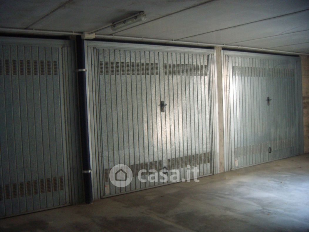 Garage/Posto auto in Vendita in Via Paolo VI 24 a Bagnatica