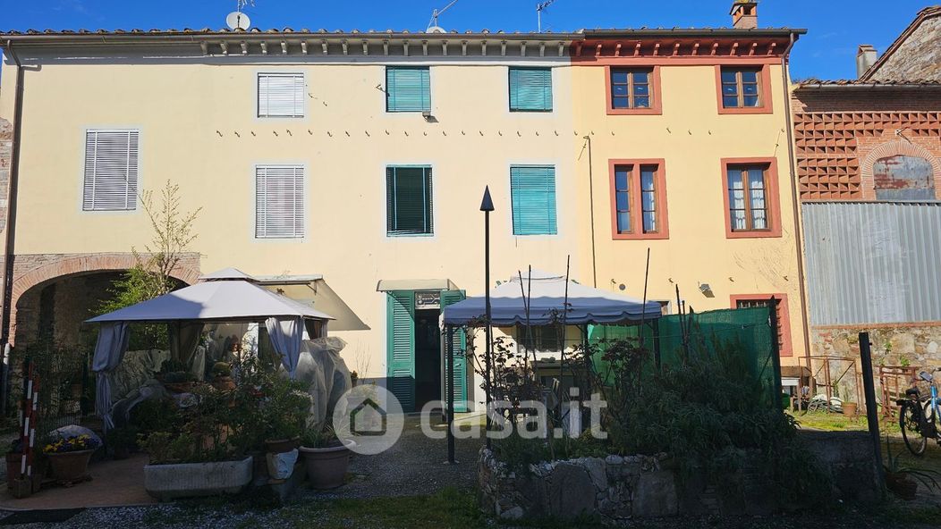 Casa indipendente in Vendita in Via Nottolini a Lucca