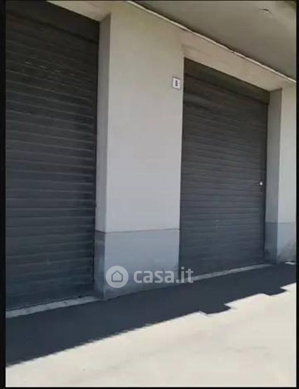 Negozio/Locale commerciale in Vendita in a Gravina di Catania