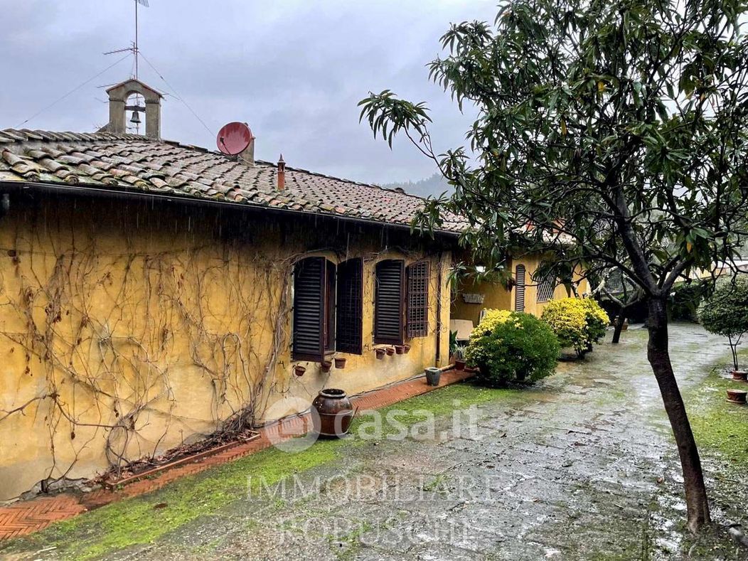 Villa in Vendita in Via Gabriele D'Annunzio a Firenze