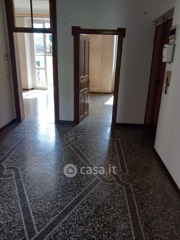 Appartamento in Vendita in Via Camillo Benso Cavour a Savona